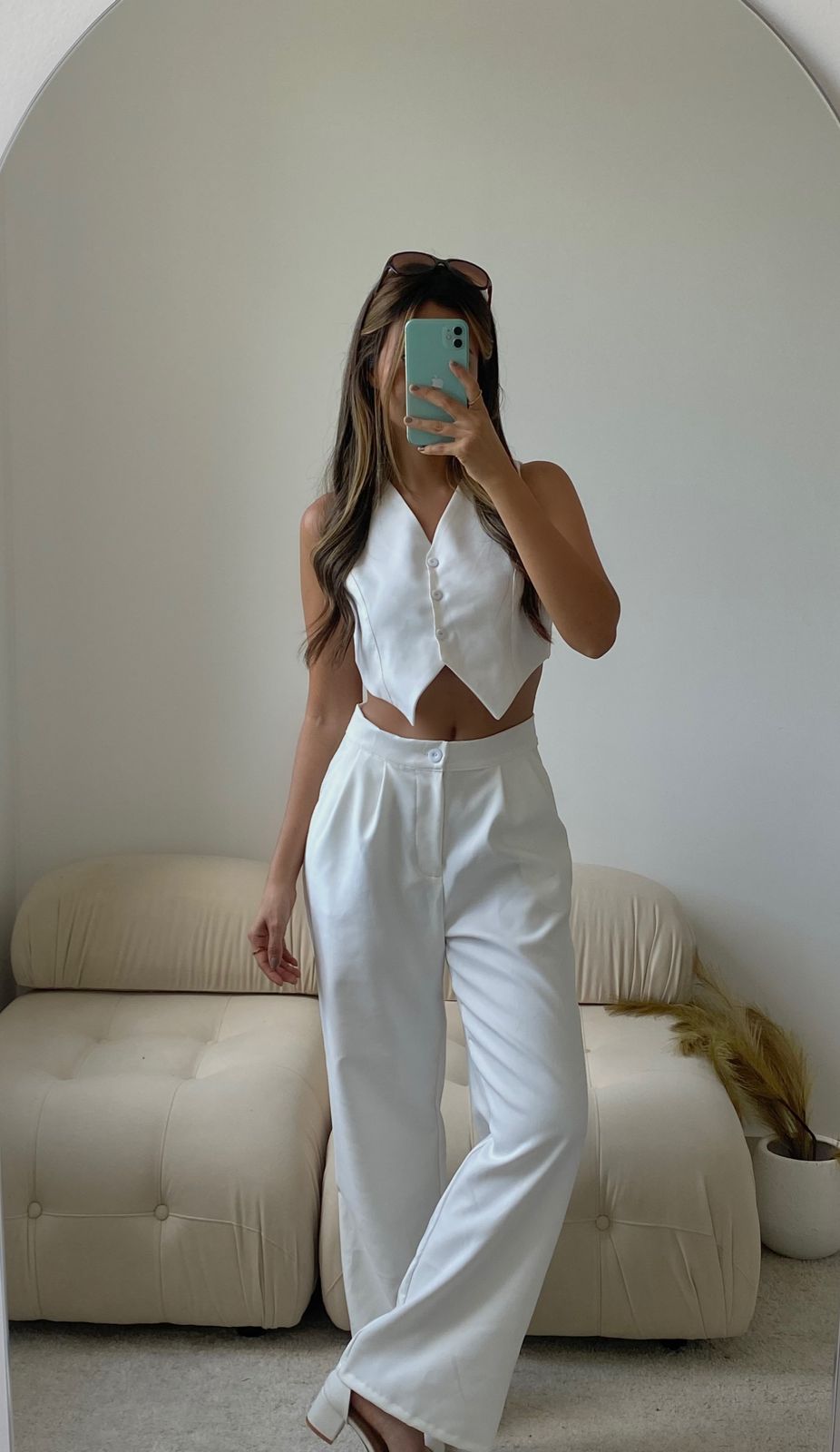 SET CHALECO Y PANTALON BLANCO