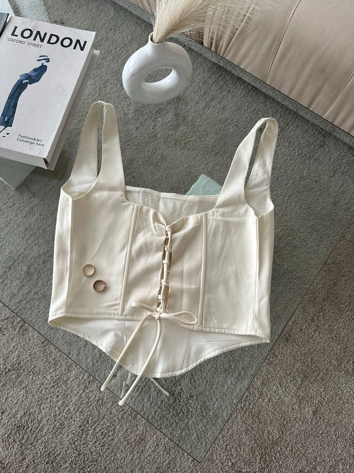 CORSET SATIN CREMA DE TIRAS