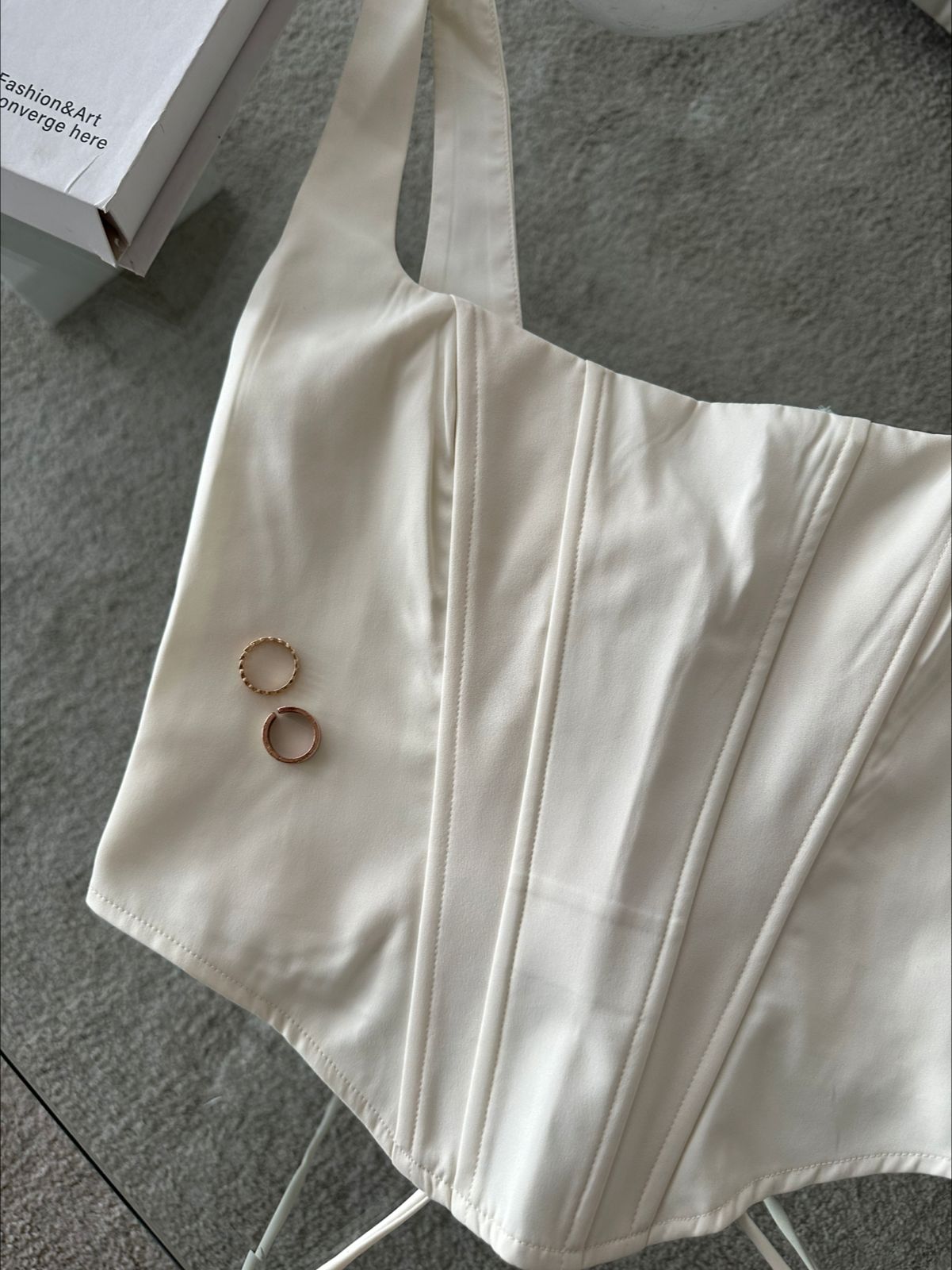 CORSET SATIN CREMA DE TIRAS