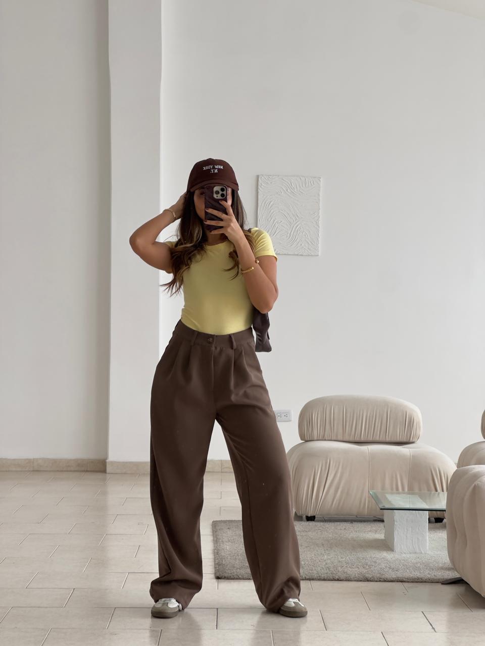 PANTALÓN EN TELA MOCHA