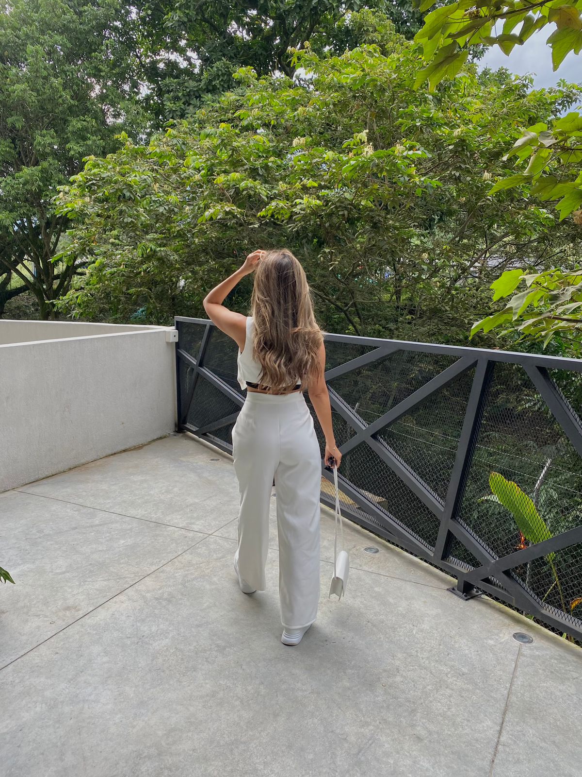SET CHALECO Y PANTALON BLANCO