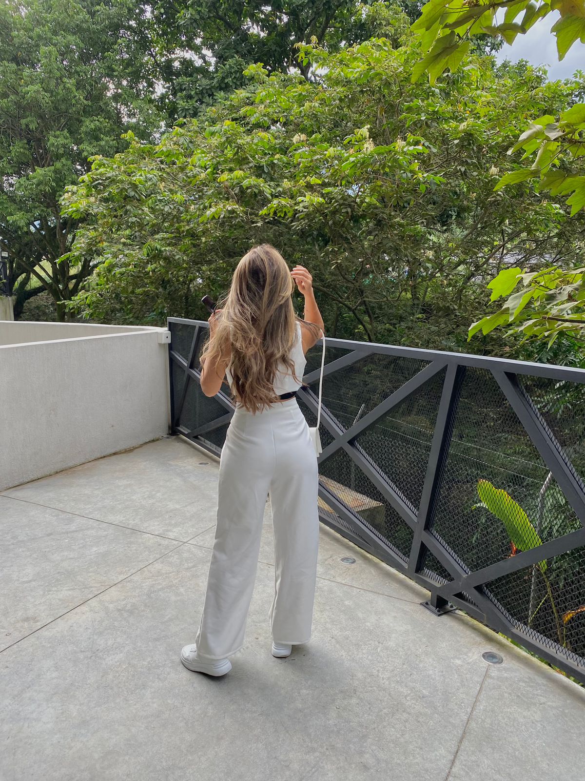 SET CHALECO Y PANTALON BLANCO