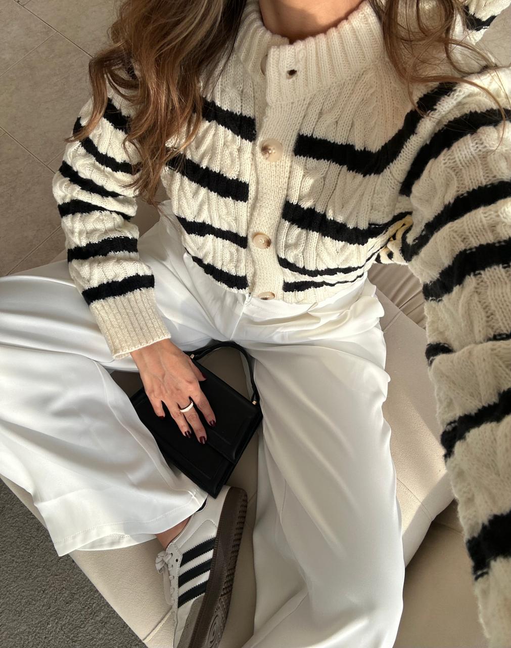 SWEATER TEJIDO GRUESO BLANCO RAYAS NEGRO