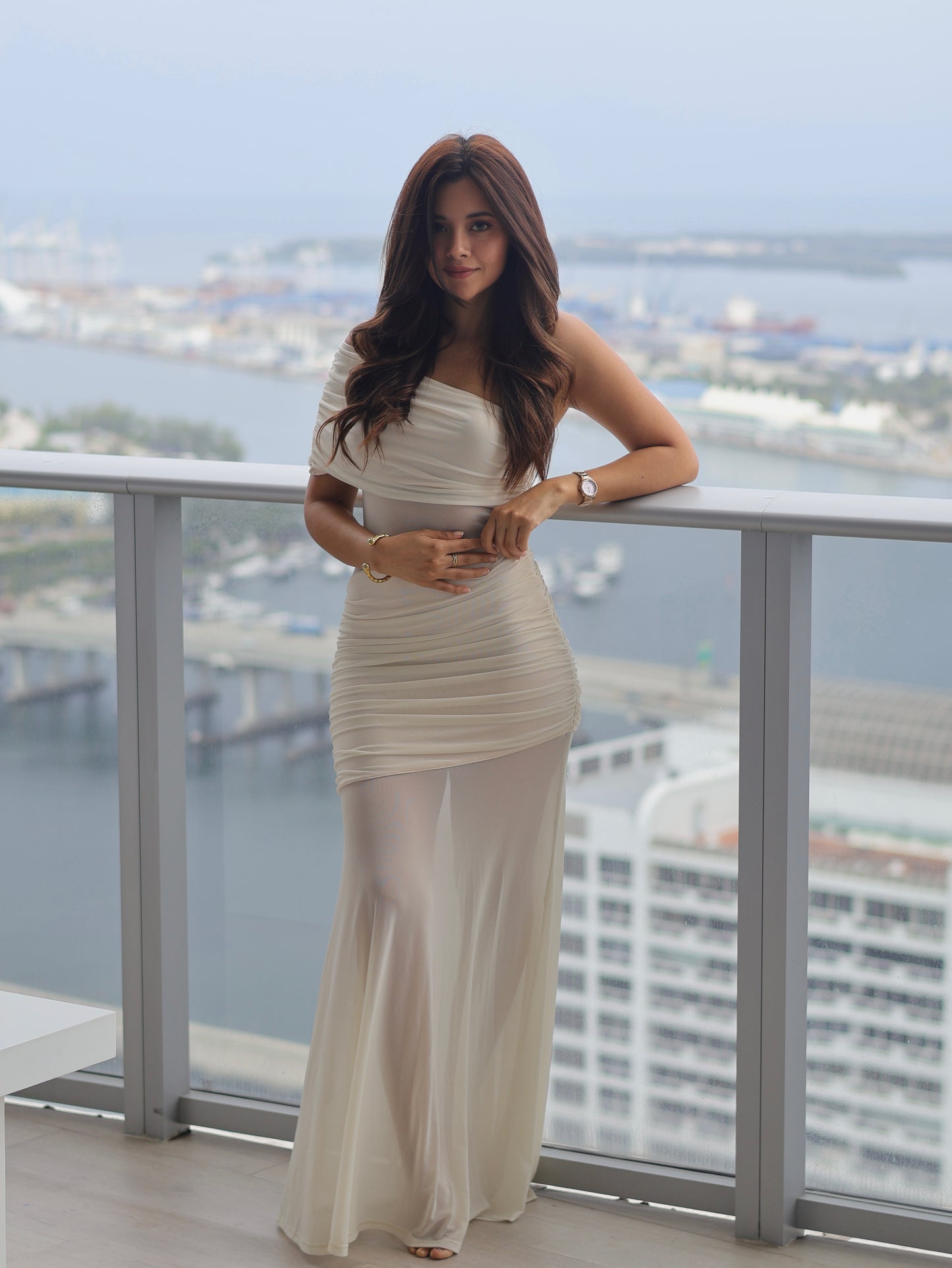 VESTIDO LARGO TRANSPARENCIAS NUDE