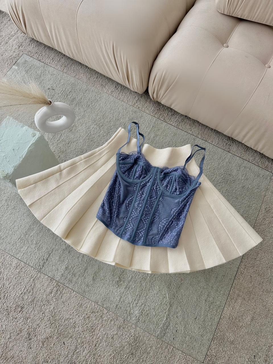 FALDA TEJIDA CREMA DE PRENSES