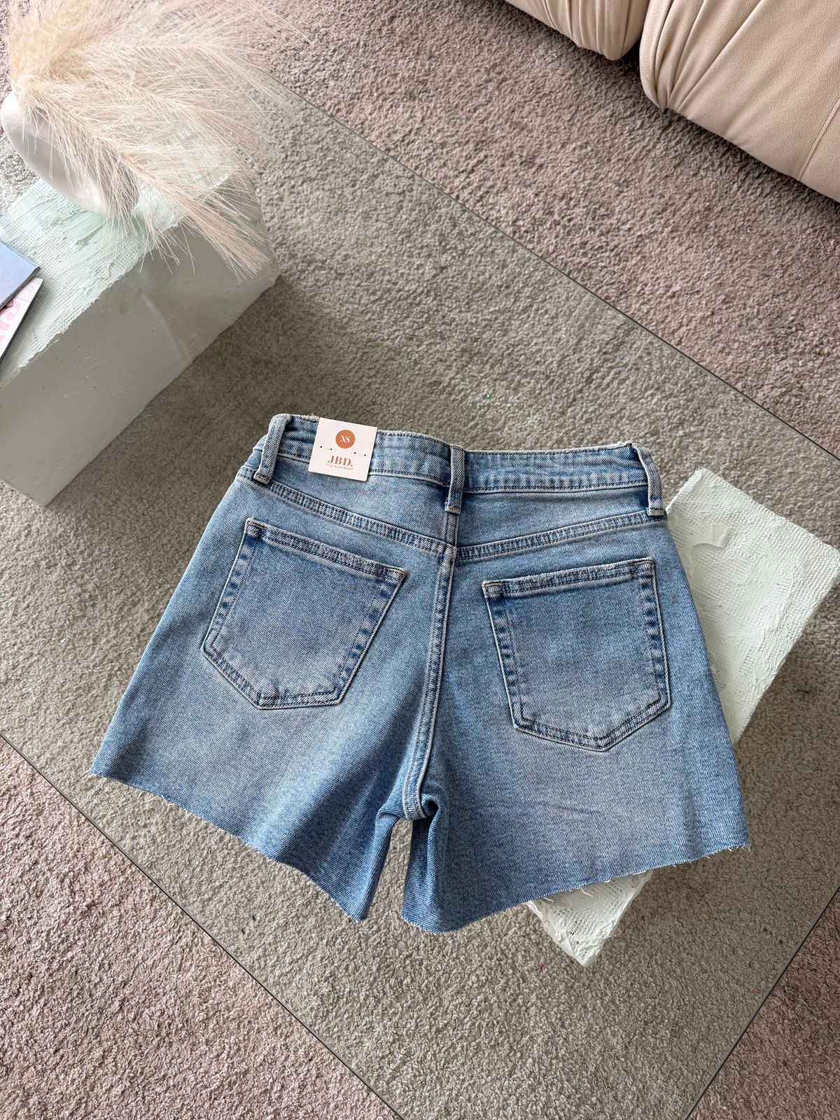 SHORT DENIM CLARO CLÁSICO TIRO ALTO