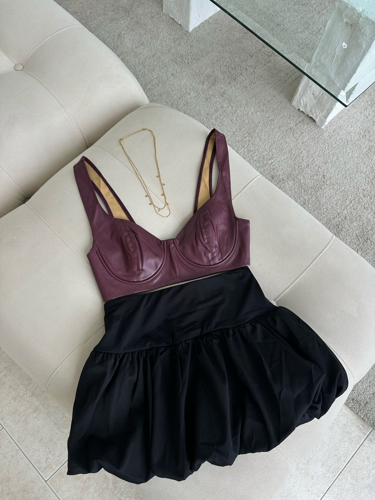 TOP BRA EFECTO CUERO VINOTINTO