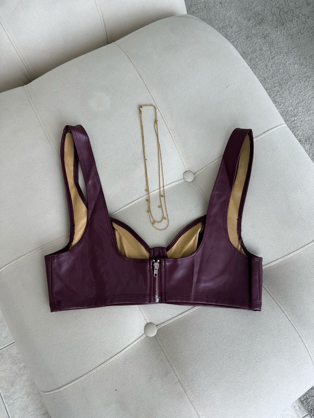 TOP BRA EFECTO CUERO VINOTINTO