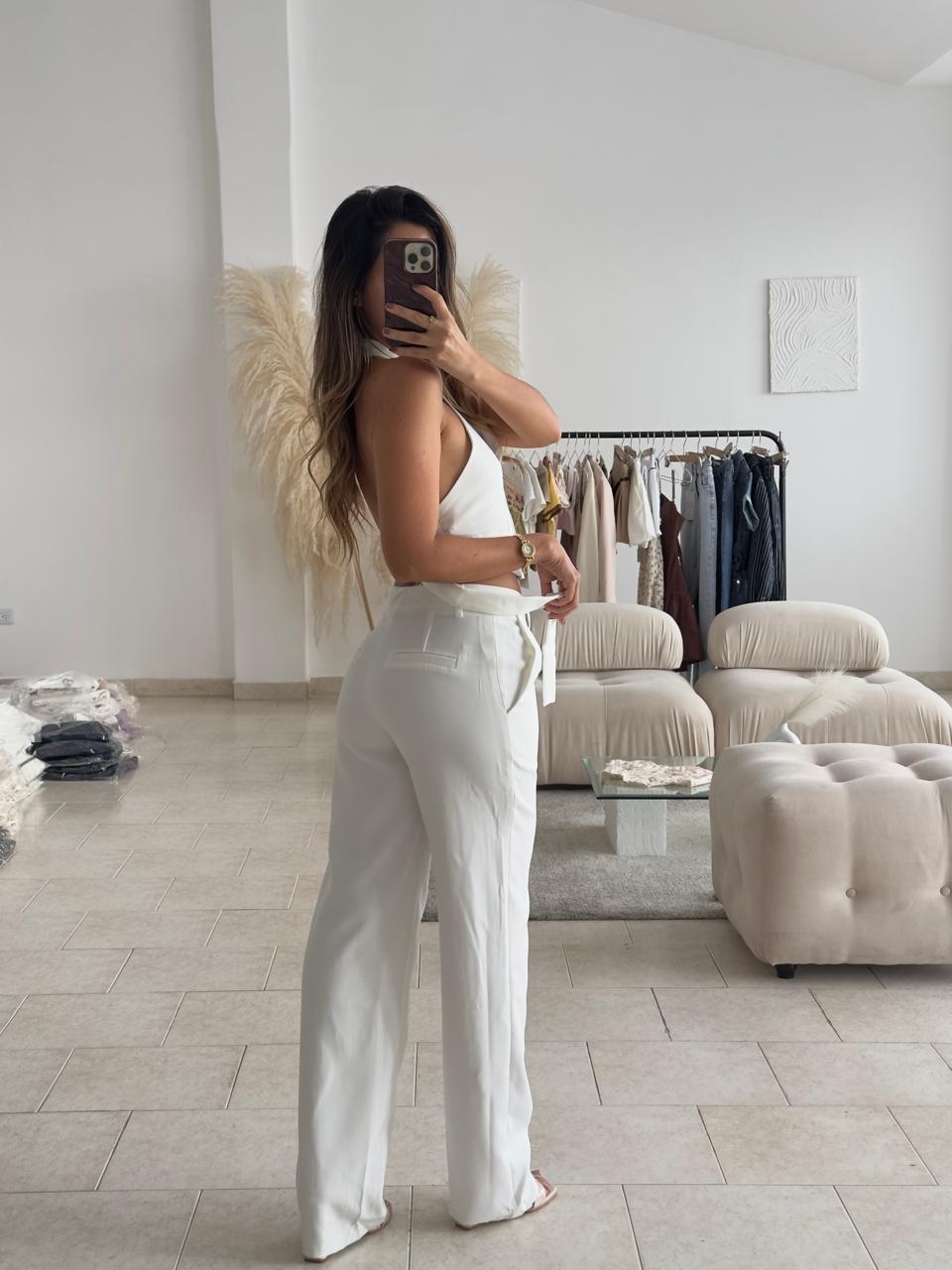 SET CHALECO HALTER Y PANTALON BLANCO