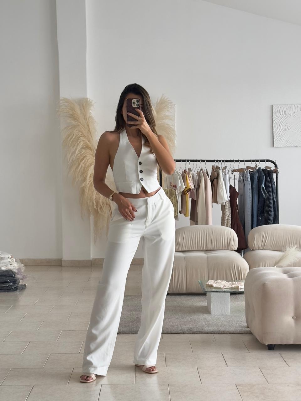 SET CHALECO HALTER Y PANTALON BLANCO