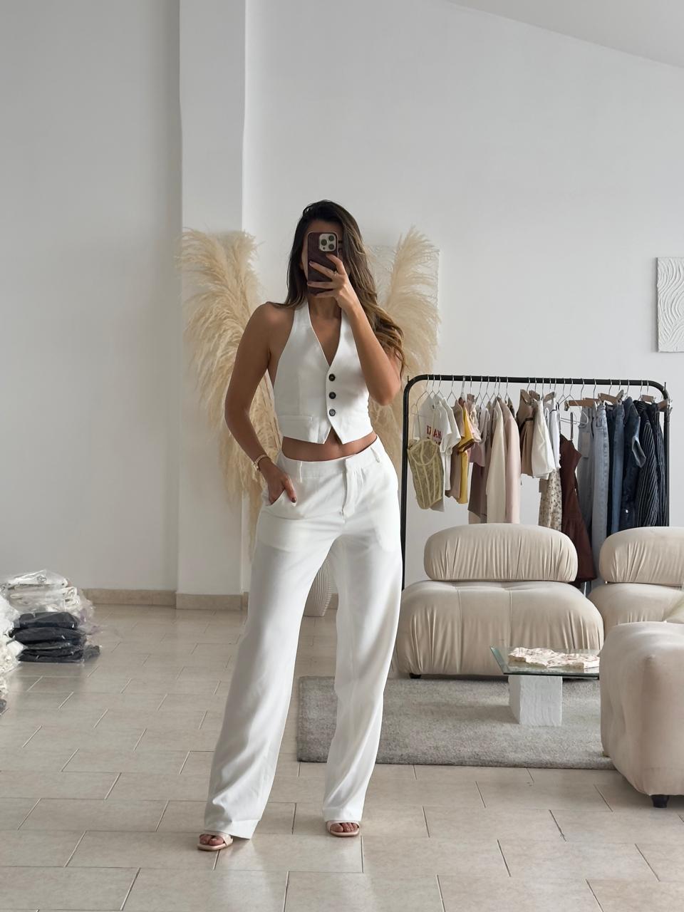 SET CHALECO HALTER Y PANTALON BLANCO
