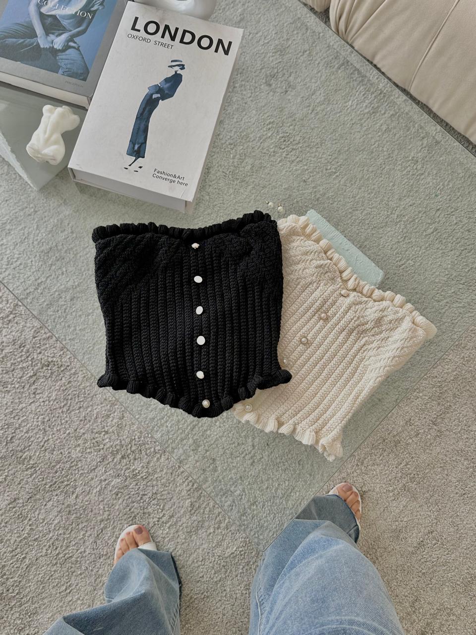 BLUSA TEJIDA STRAPLESS NEGRA BOTONES