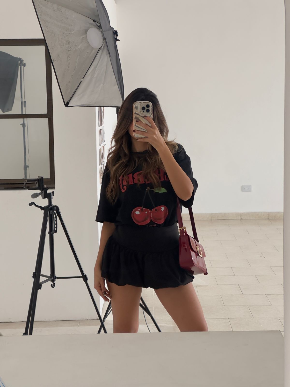 CAMISETA CEREZAS NEGRA