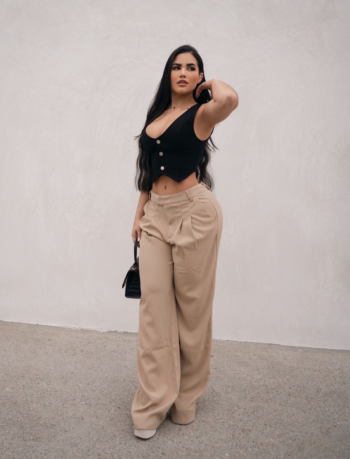 PANTALON EN TELA WIDE LEG CAFÉ CLARO