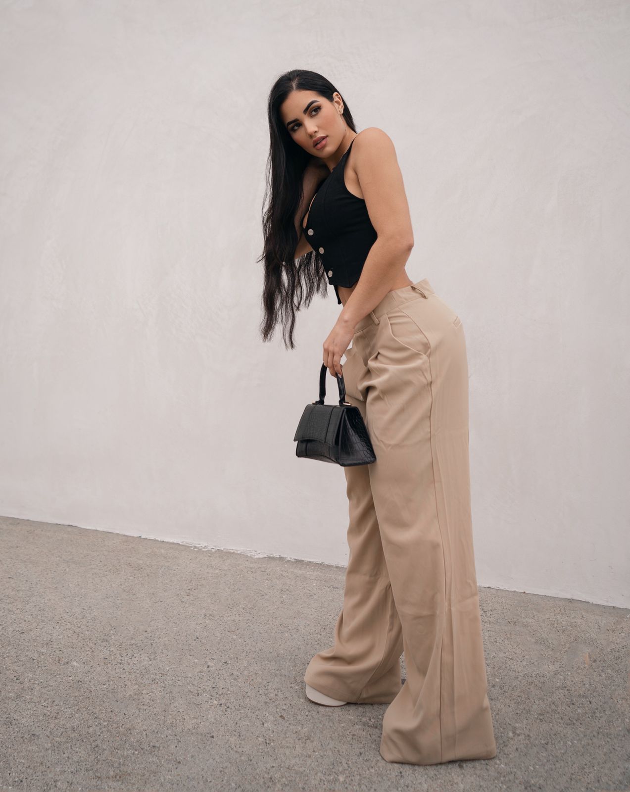 PANTALON EN TELA WIDE LEG CAFÉ CLARO