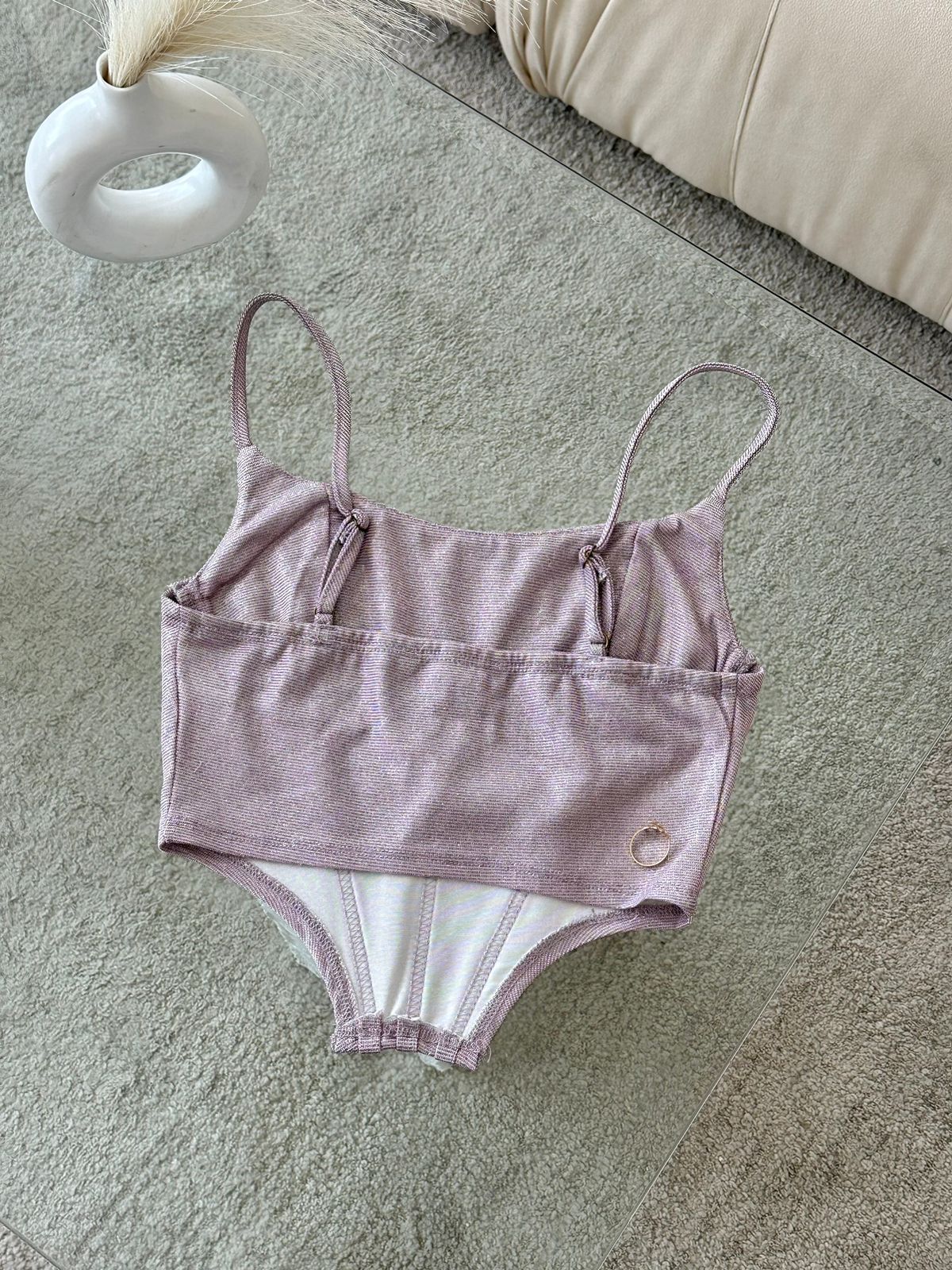CORSET CUELLO RECTO BRILLO ROSA