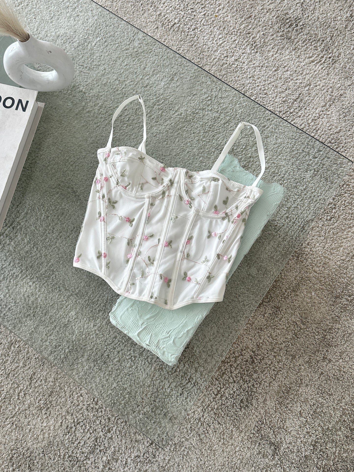 CORSET BLANCO COPAS BORDADO FLORES