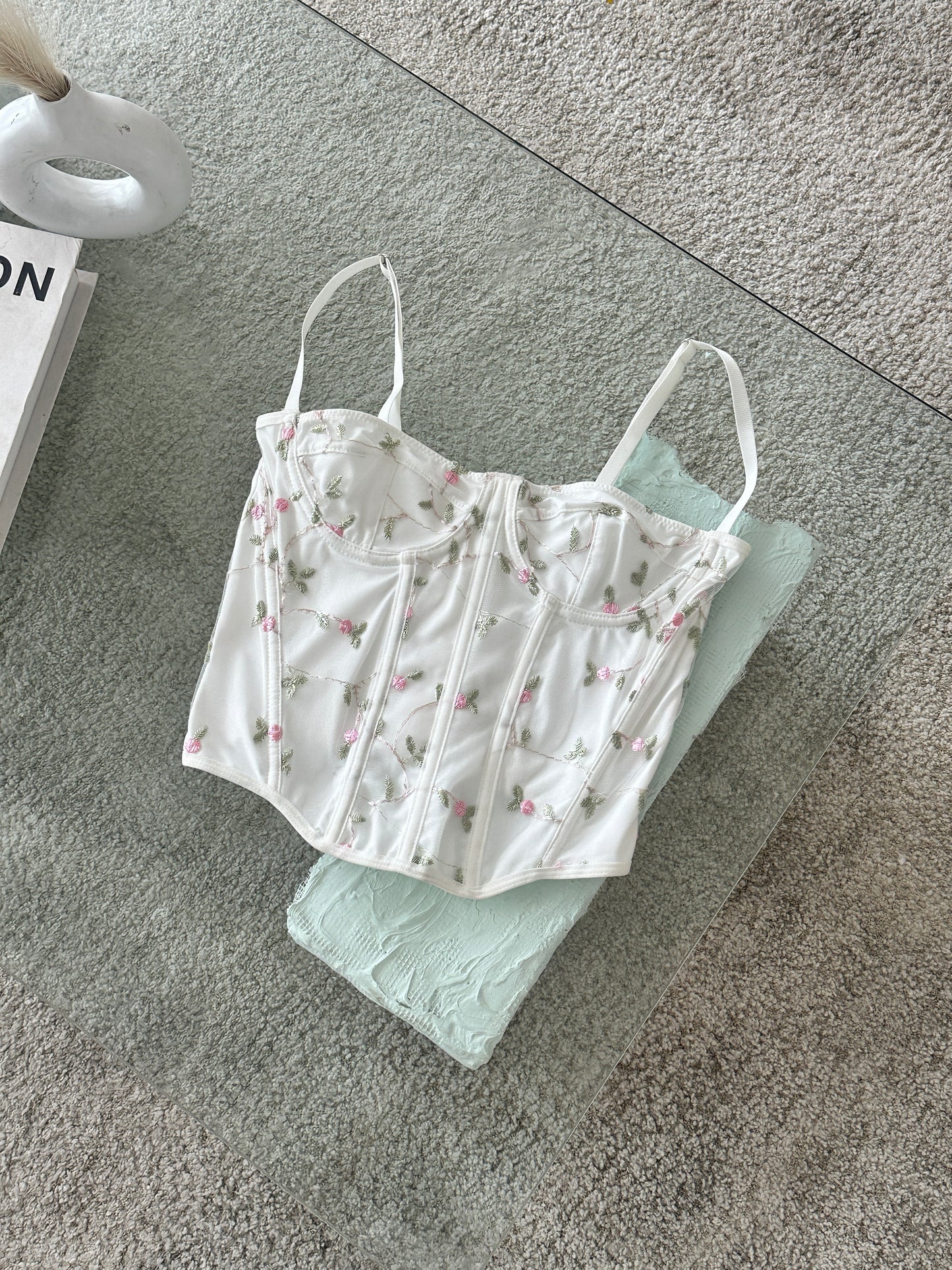 CORSET BLANCO COPAS BORDADO FLORES
