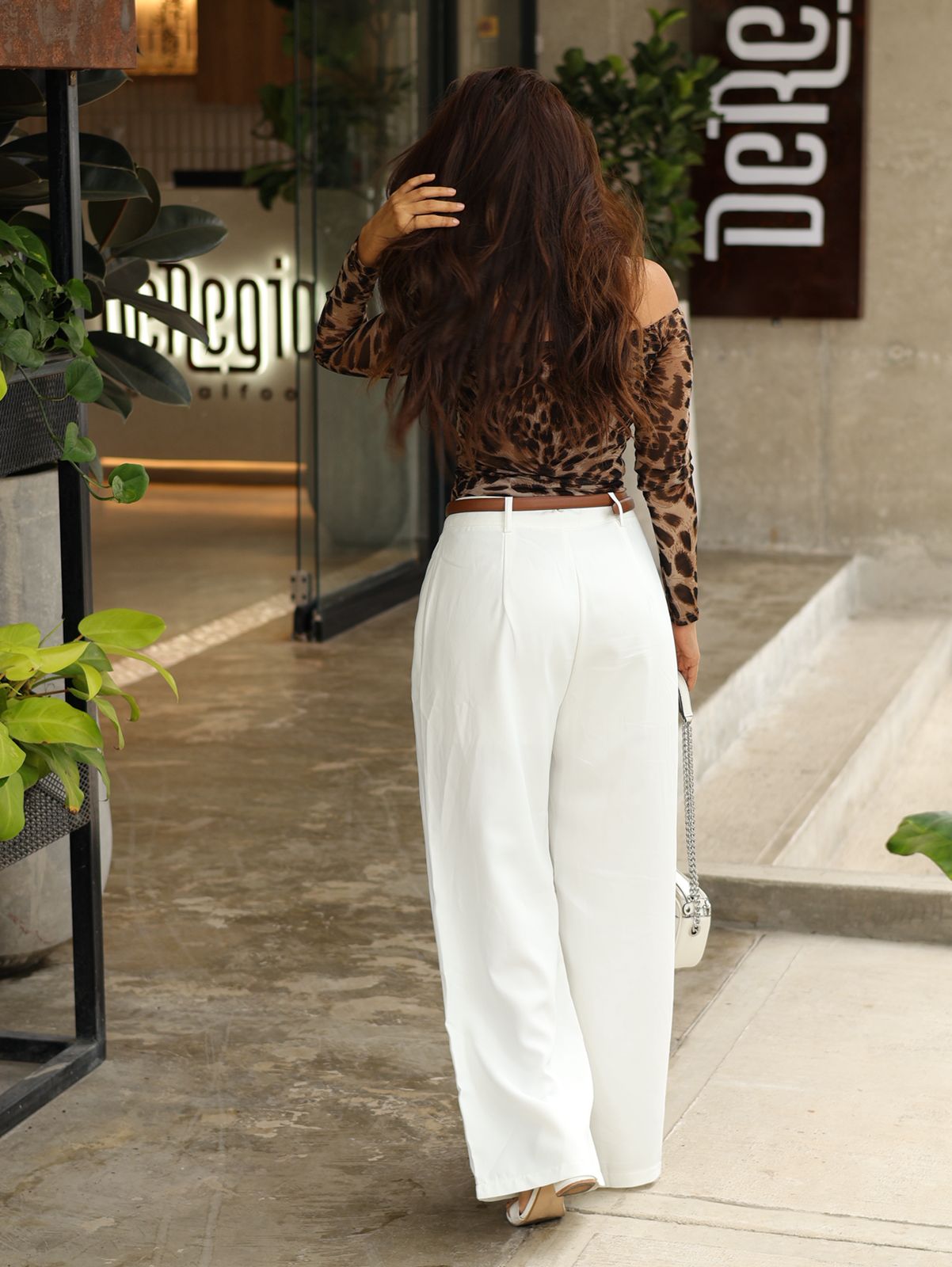 BLUSA MESH ANIMAL PRINT MANGA LARGA