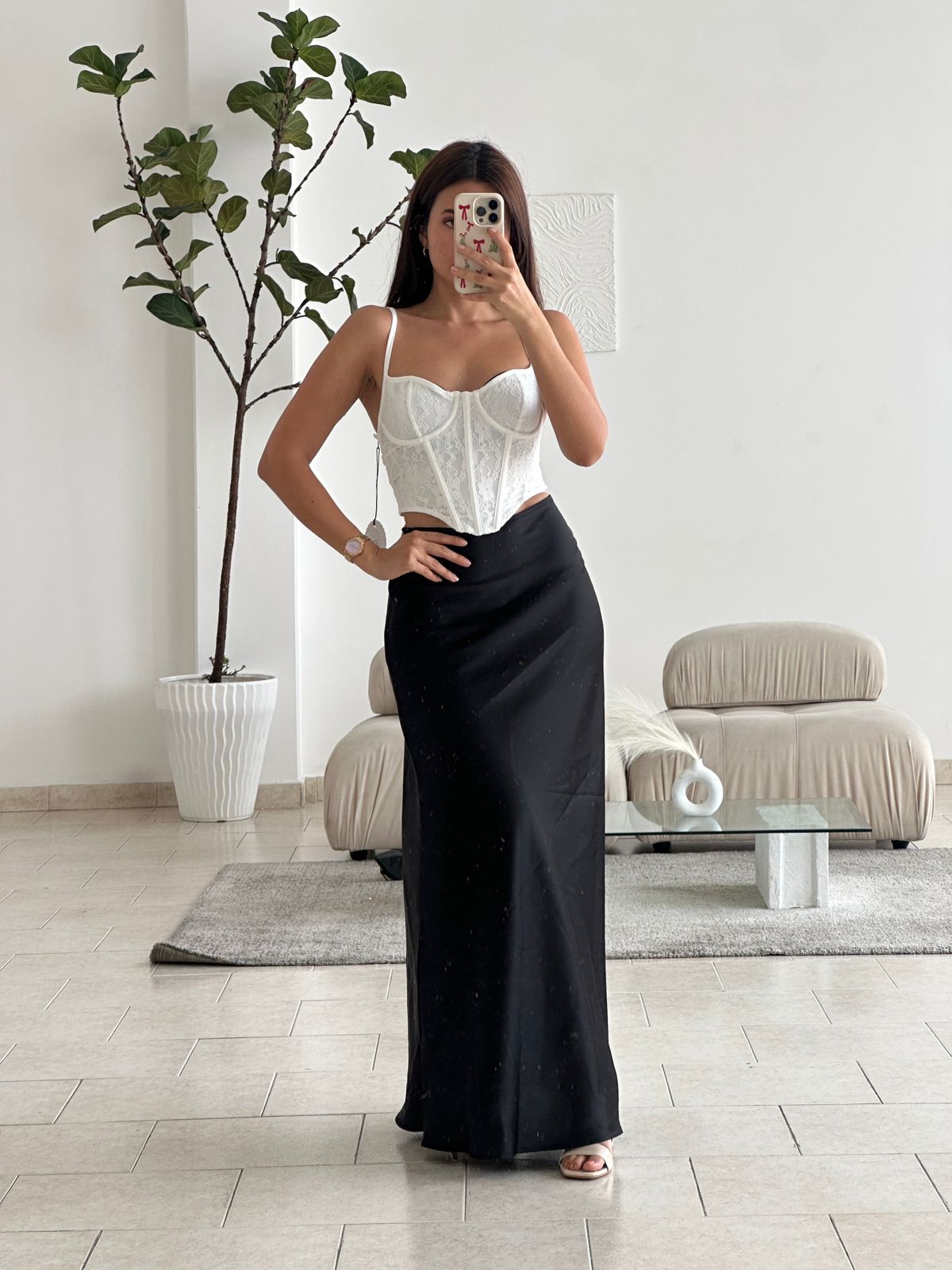 FALDA SATINADA LARGA NEGRA