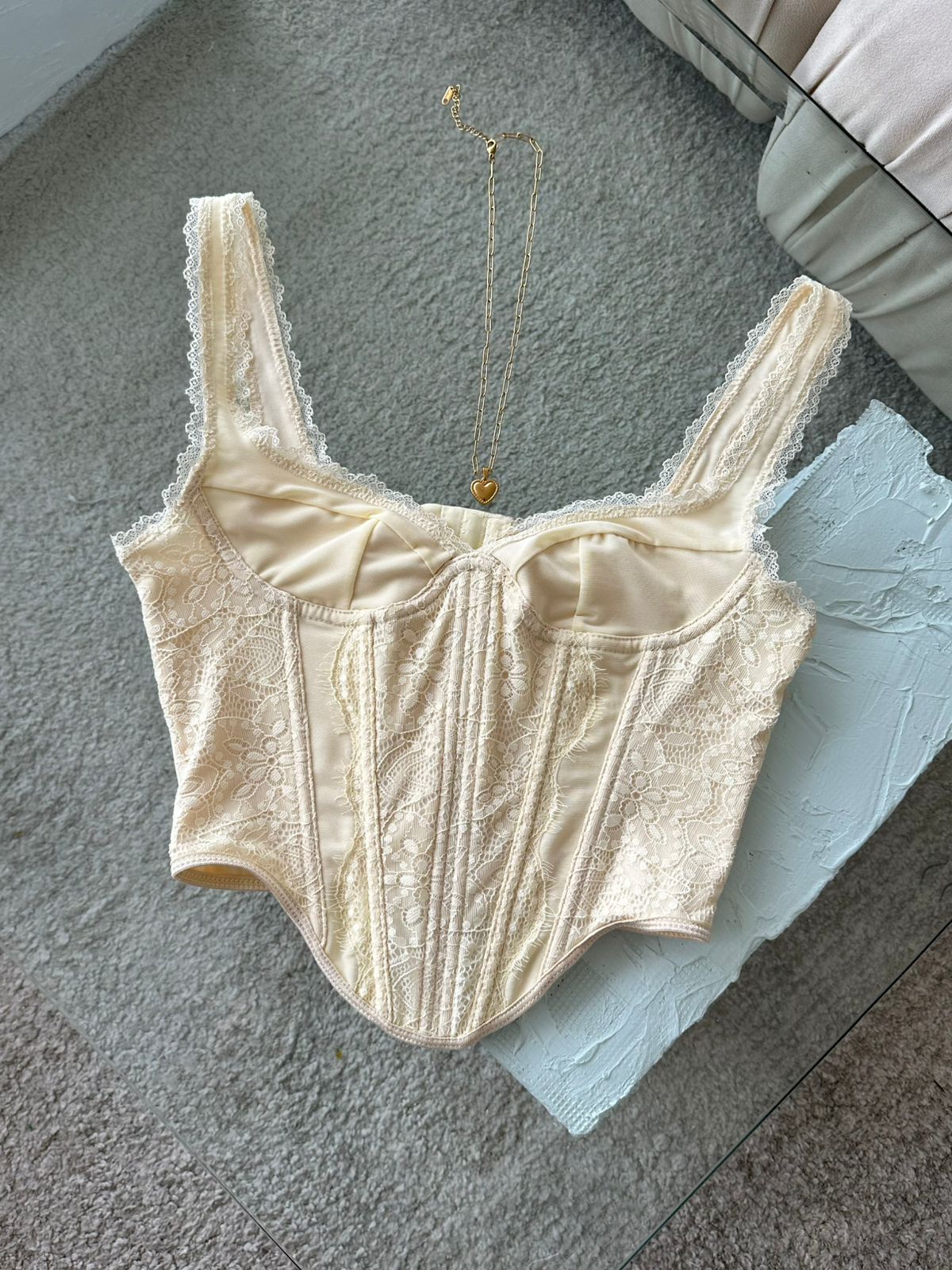 CORSET AMARILLO ENCAJE