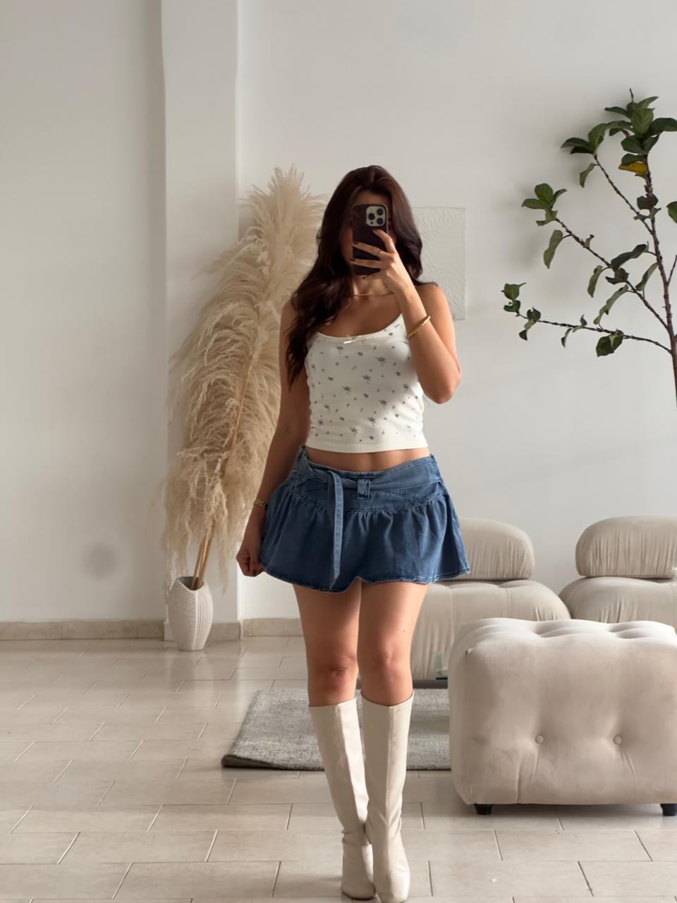 TOP BÁSICO RIB SUAVE FLORECITAS AZULES