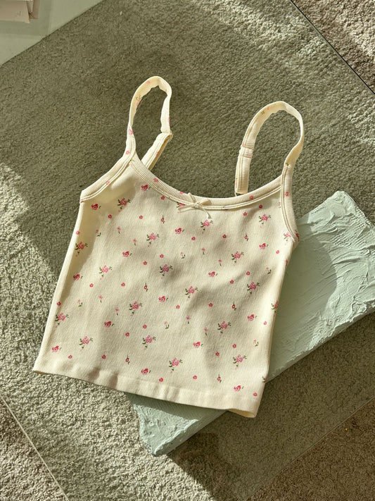 TOP BÁSICO RIB SUAVE FLORECITAS ROSAS