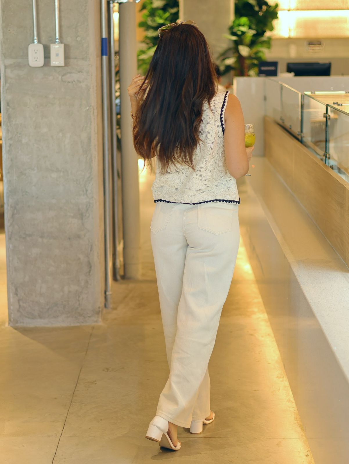 JEAN TIRO ALTO CREMA LISO