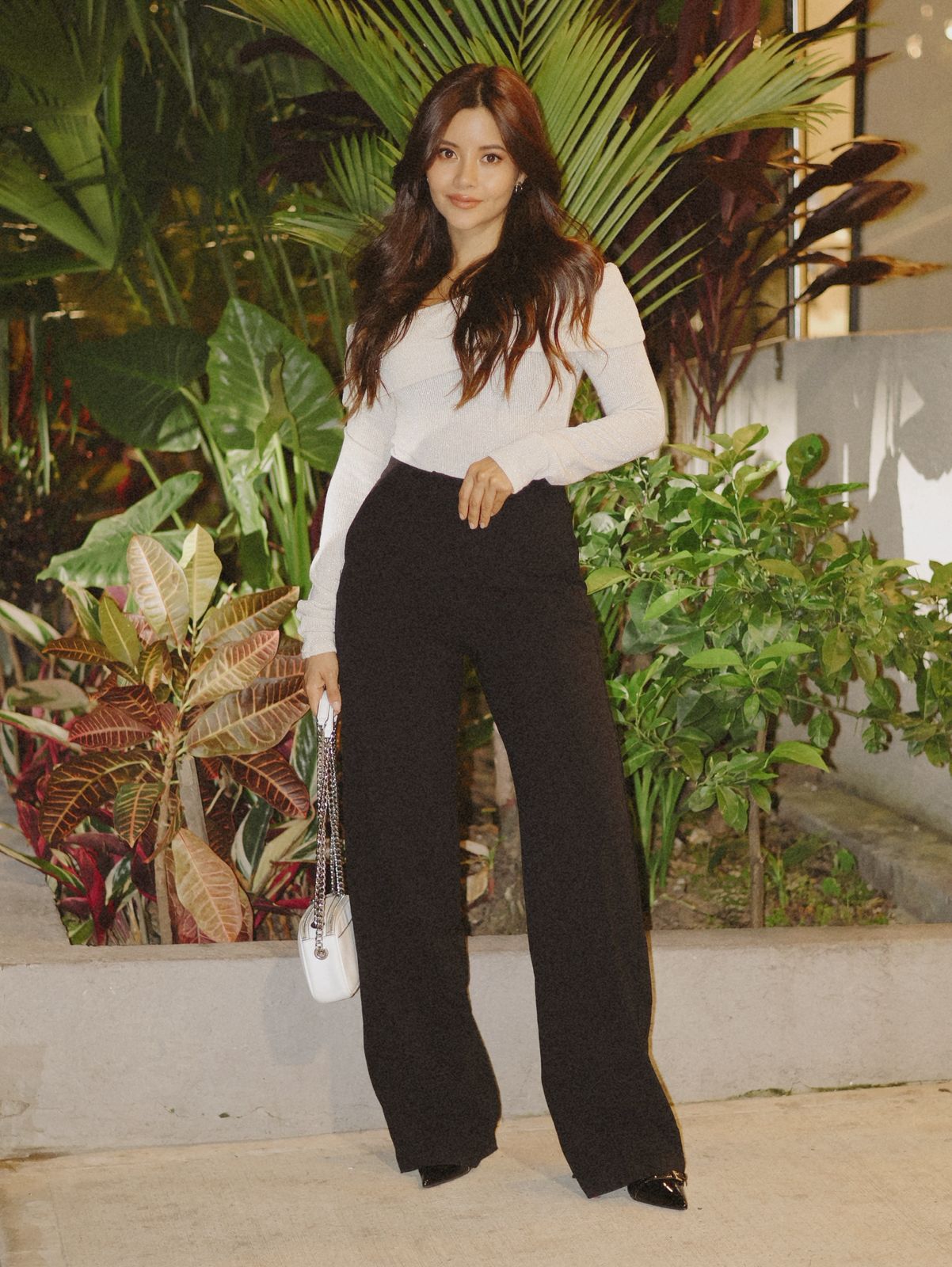 PANTALÓN EN TELA NEGRO