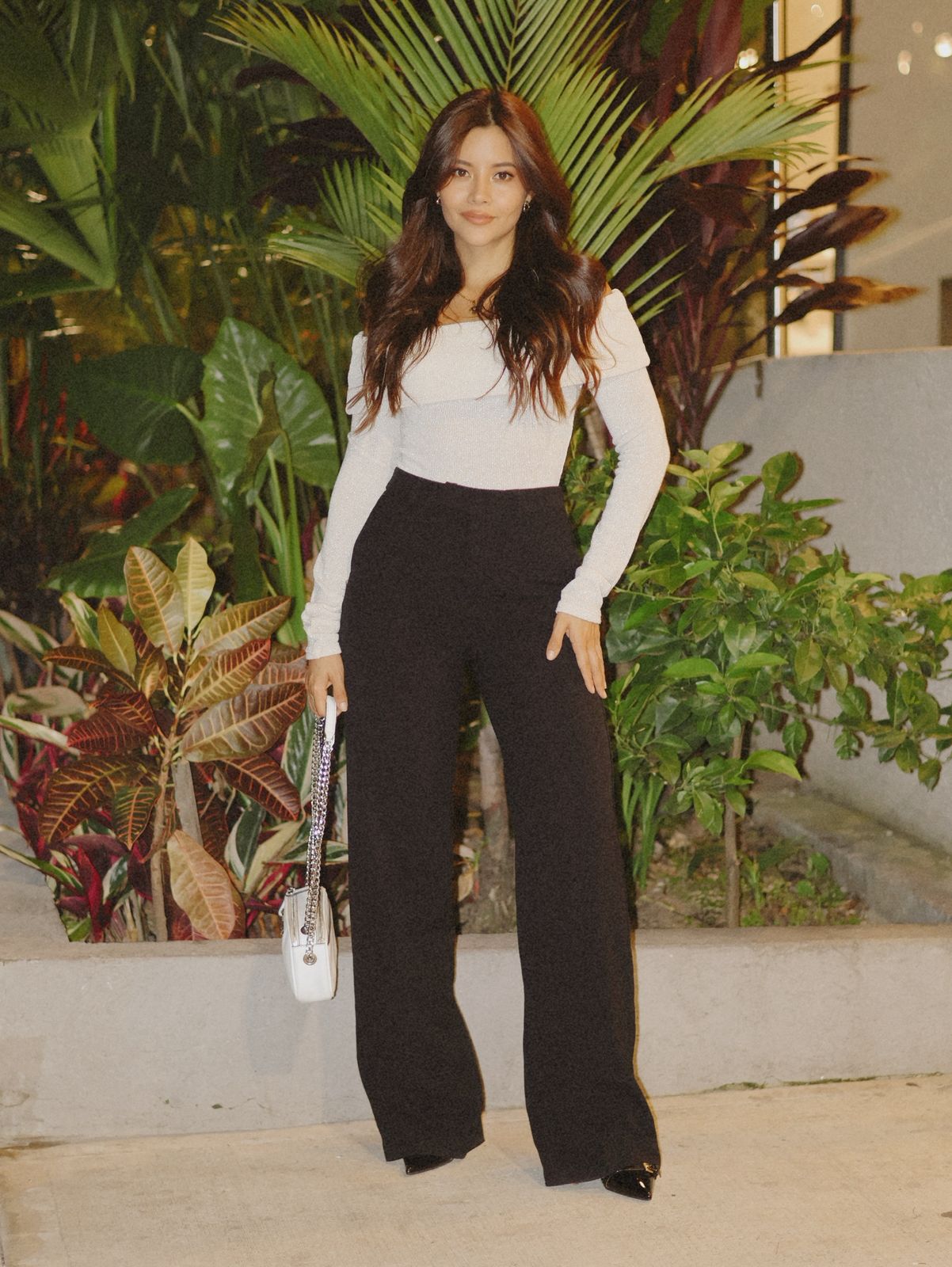 PANTALÓN EN TELA NEGRO