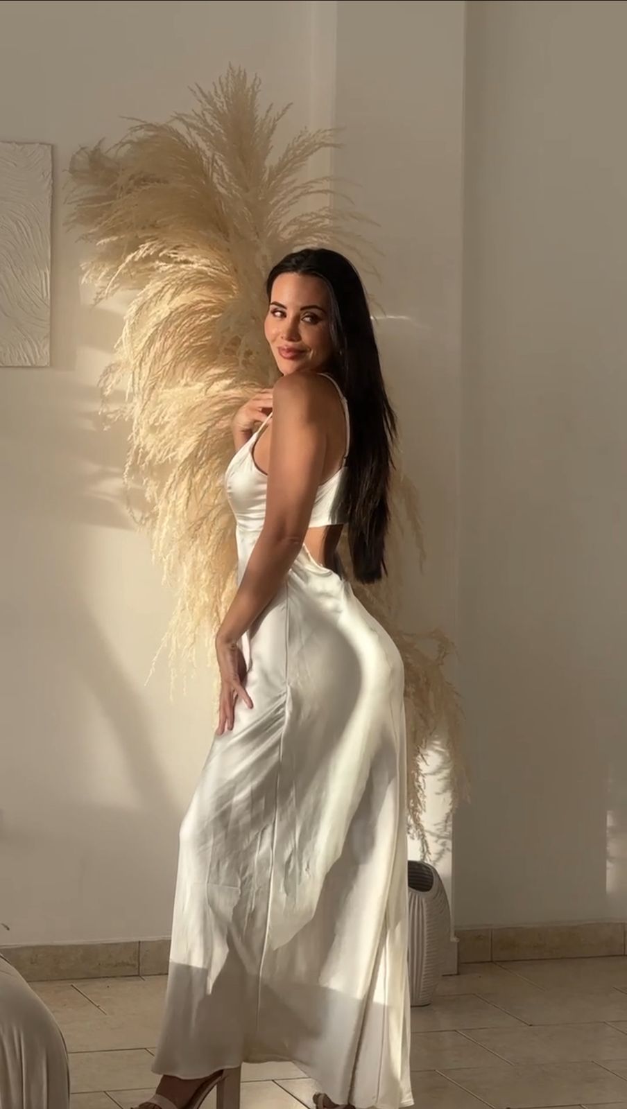 VESTIDO CHAMPAÑA LARGO SATINADO