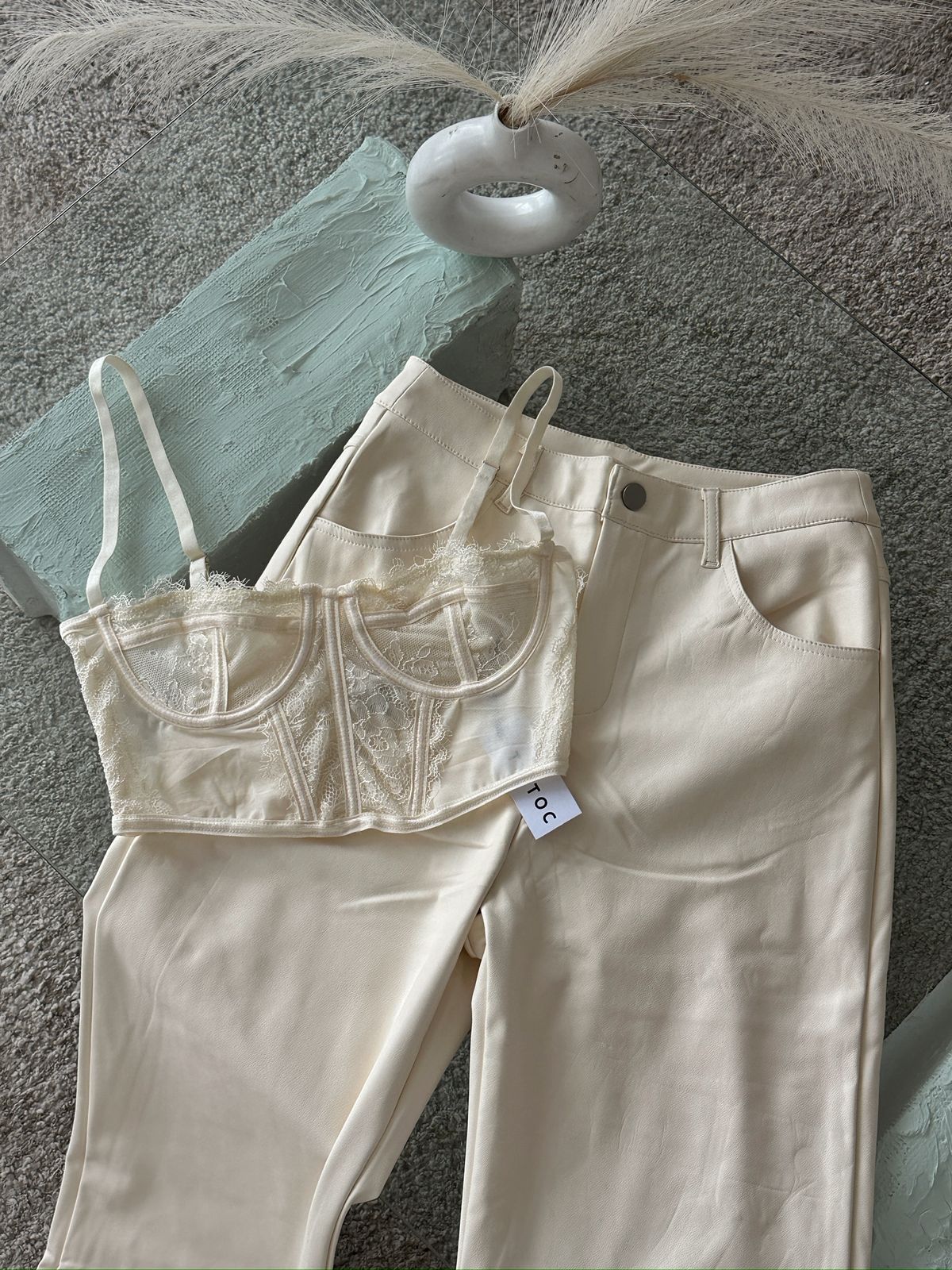 CORSET CORTO ENCAJE CREMA