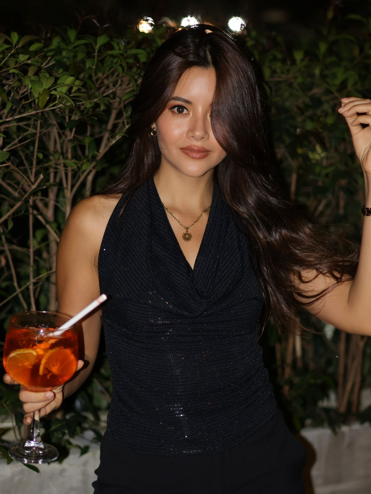 BLUSA BRILLO NEGRA CUELLO CAIDO