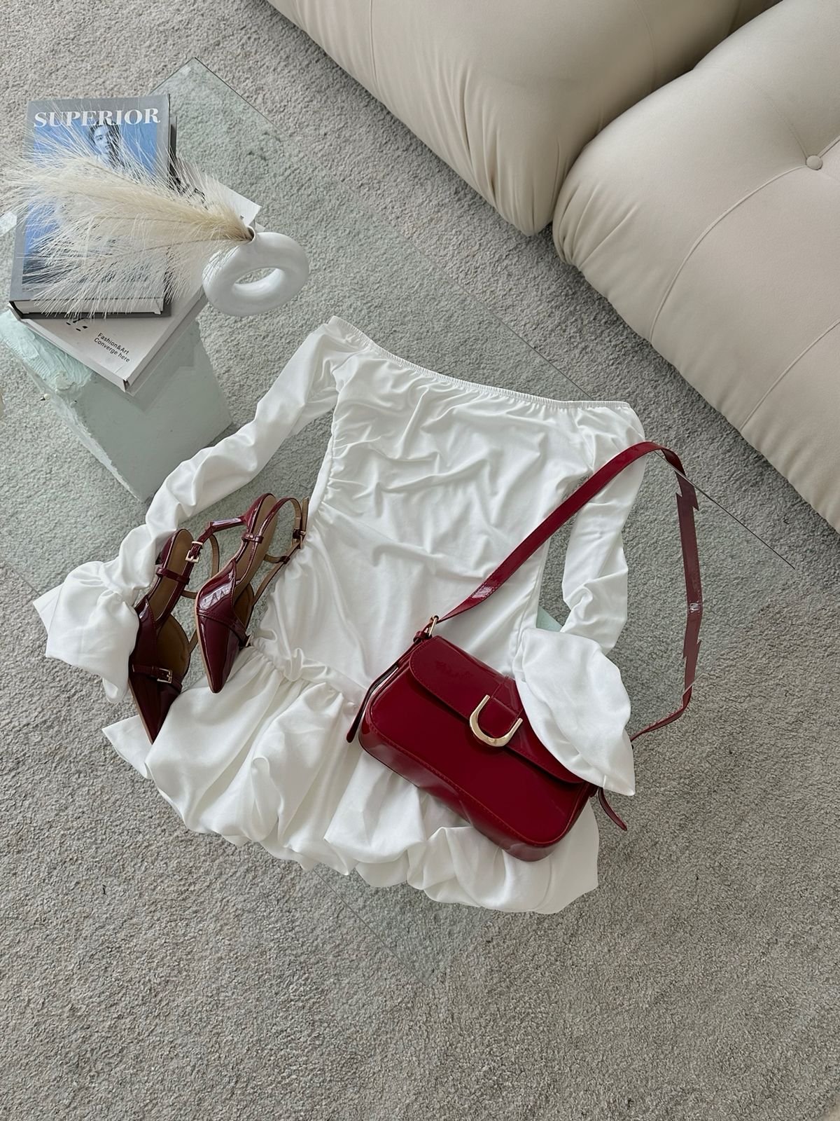 VESTIDO GLOBO BLANCO STRAPLESS MANGA LARGA