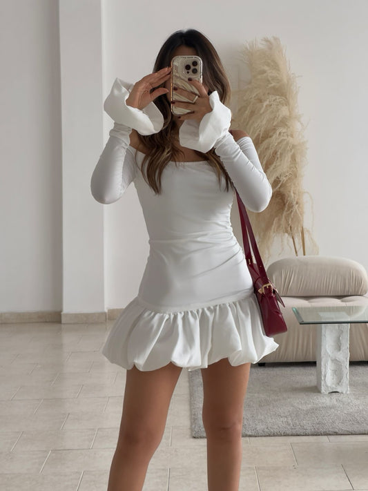 VESTIDO GLOBO BLANCO STRAPLESS MANGA LARGA