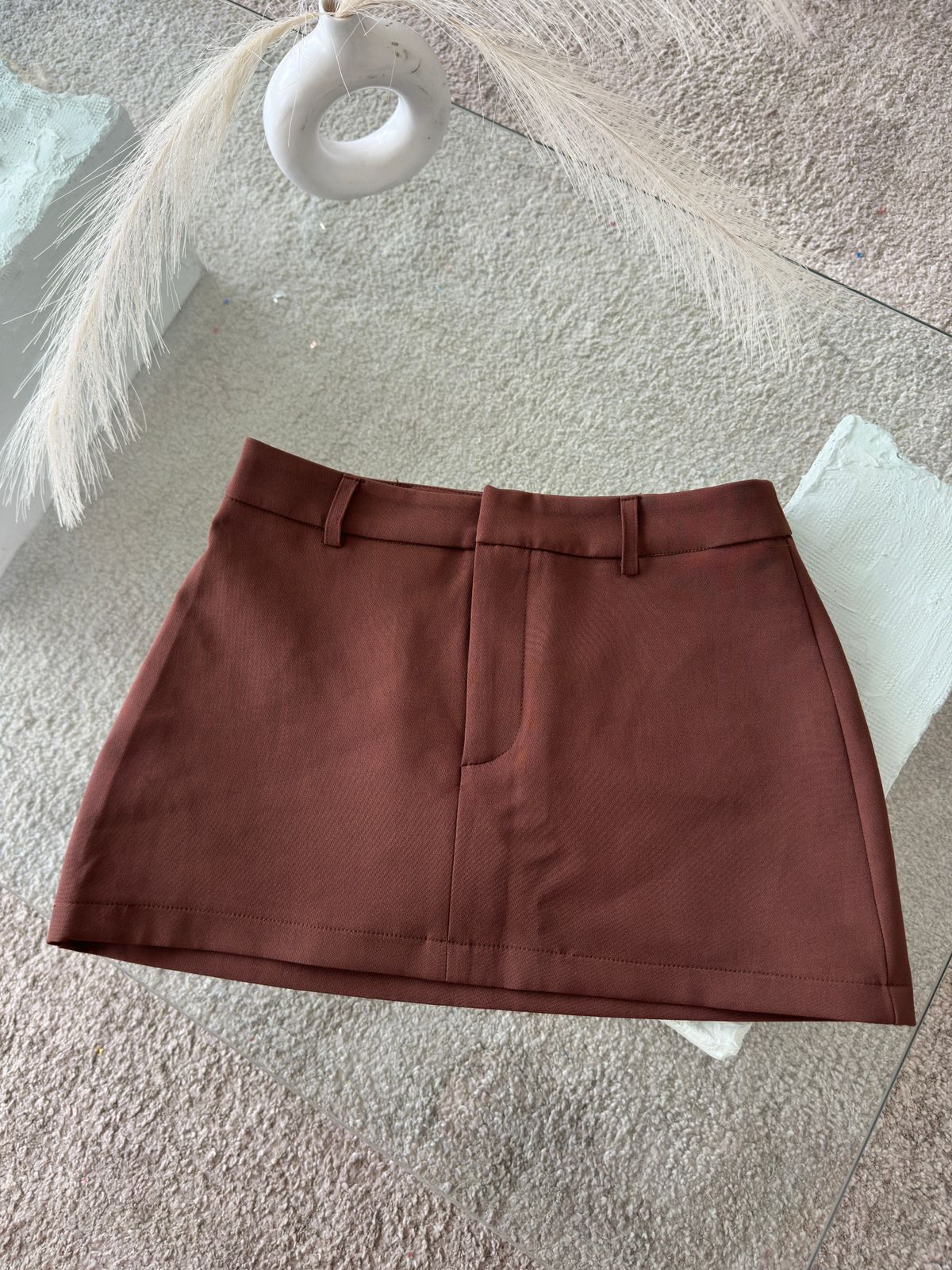 FALDA SHORT RECTA MOCHA