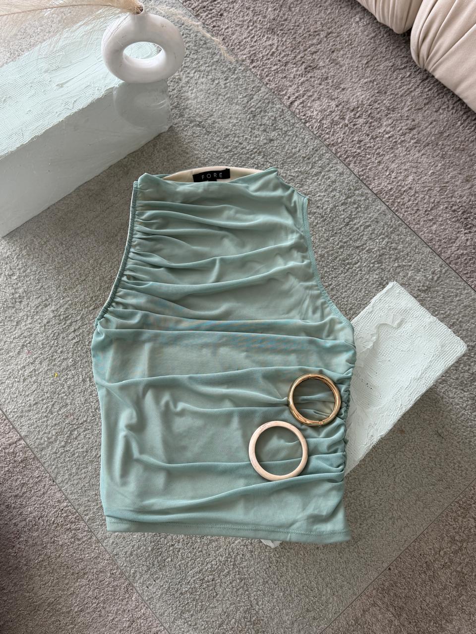 BLUSA AGUAMARINA MESH CUELLO ALTO