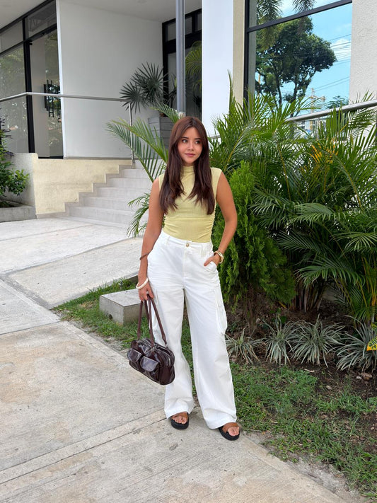 BLUSA VERDE BRILLO CUELLO ALTO