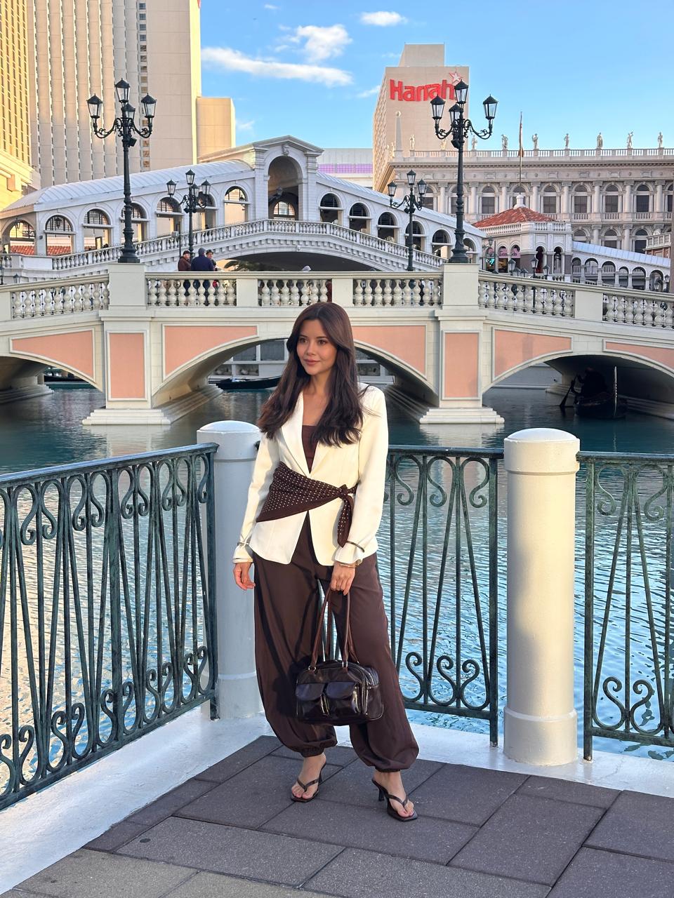 BLAZER CREMA UN BOTON