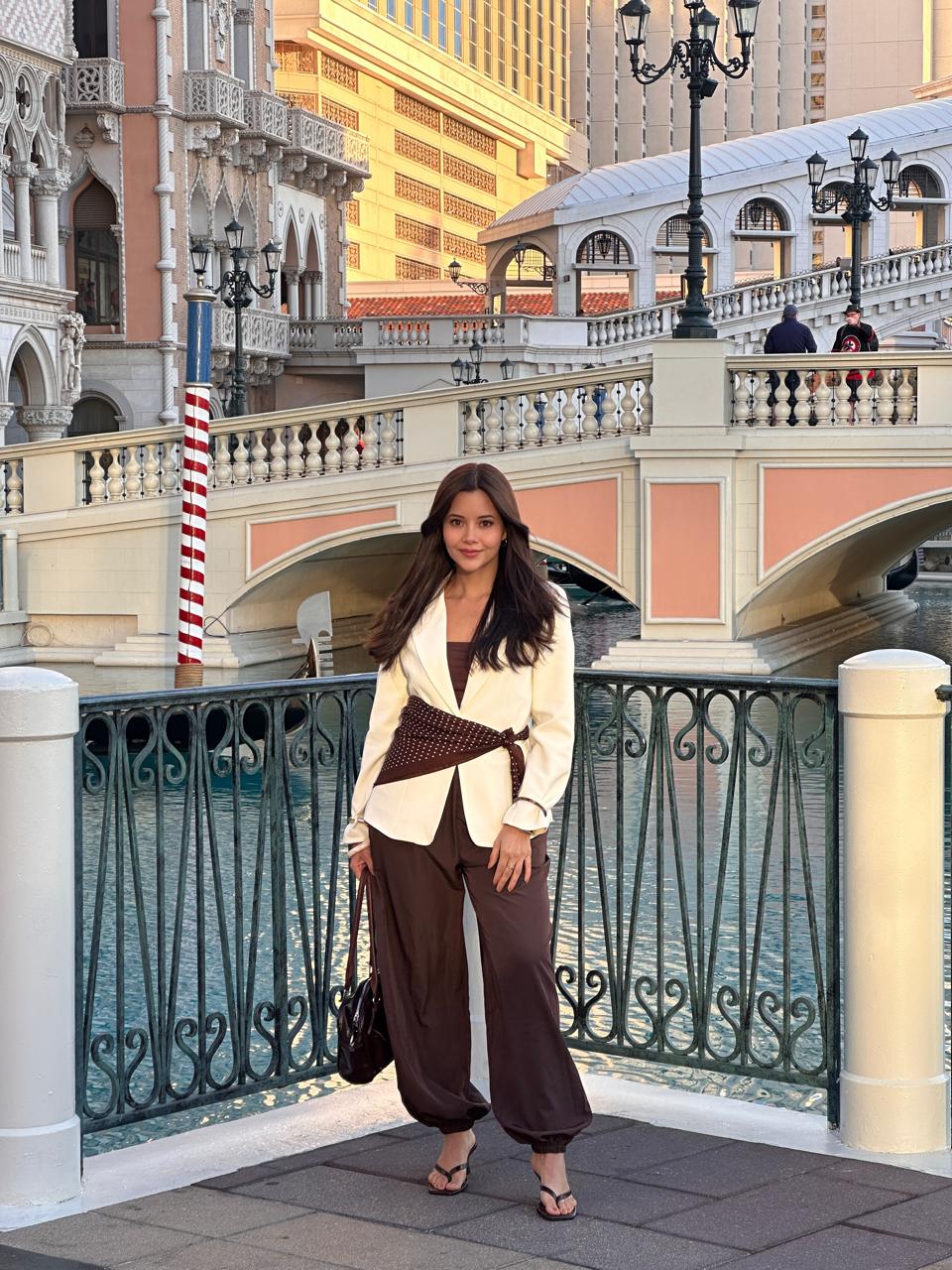 BLAZER CREMA UN BOTON