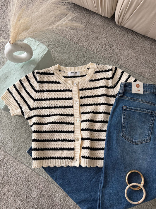 CHALECO MANGA CORTA ONDITAS CREMA RAYAS NEGRAS