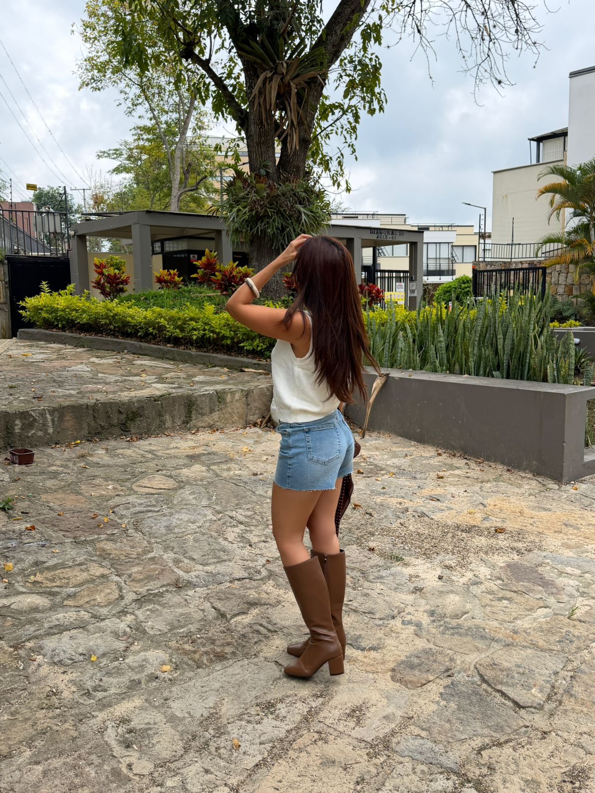 SHORT DENIM CLARO CLÁSICO TIRO ALTO