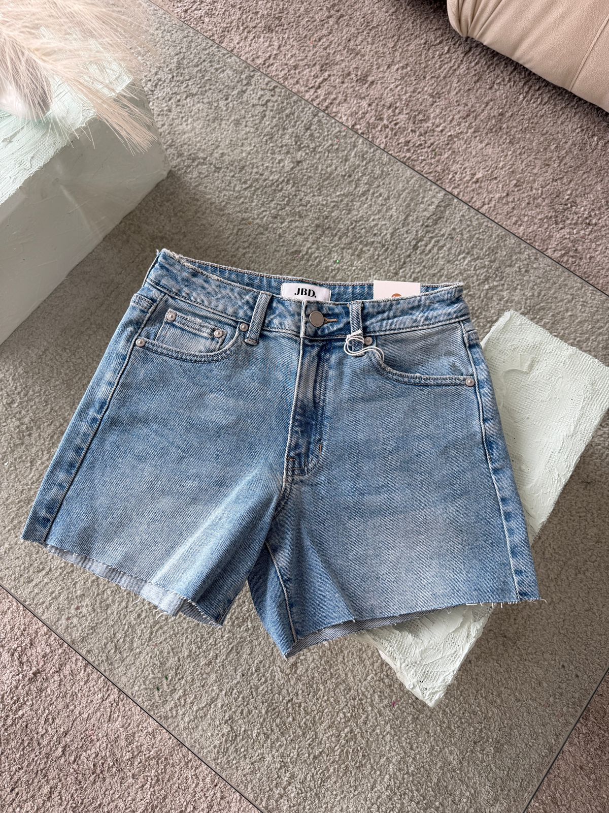 SHORT DENIM CLARO CLÁSICO TIRO ALTO