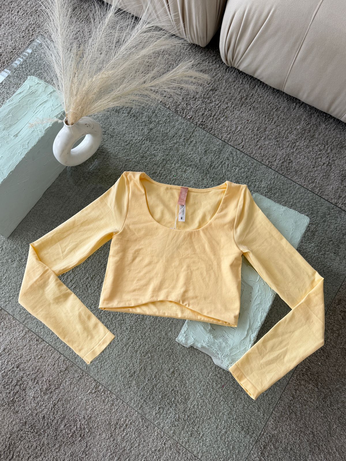 CROP TOP MANGA LARGA EN TELA DOBLE AMARILLO