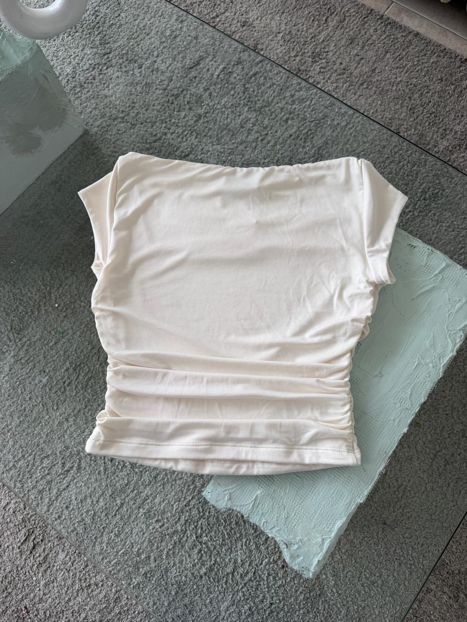 BLUSA EN TELA DOBLE PLIEGUES CREMA