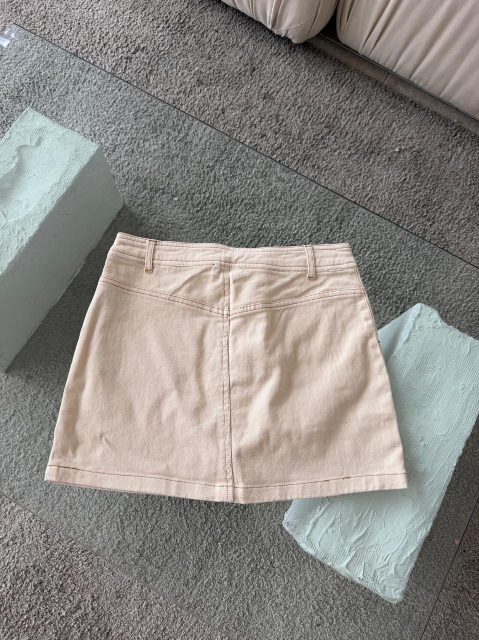 FALDA DENIM BEIGE CORTA