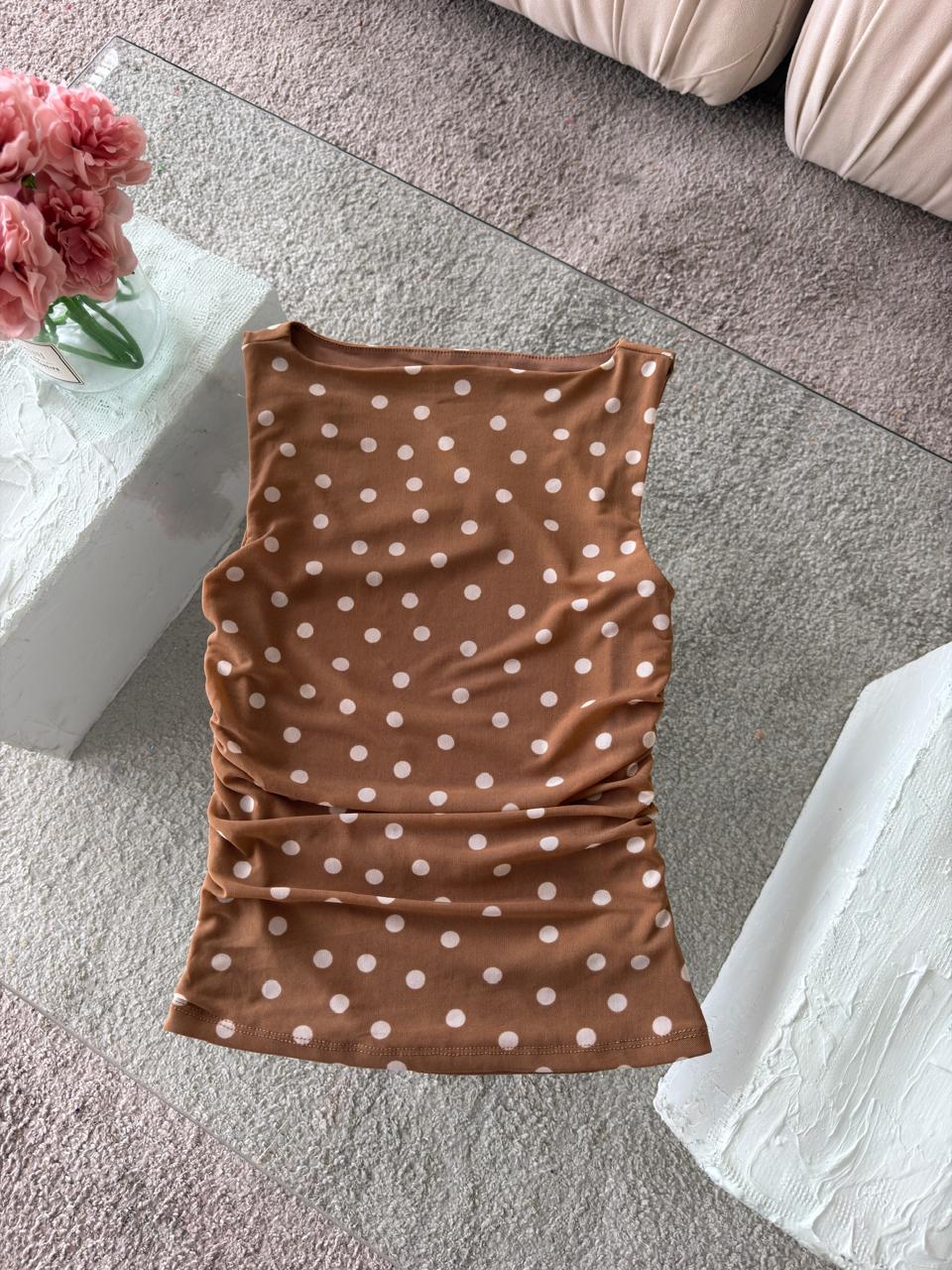 BLUSA MESH FRUNCIDA POLKA DOT FONDO CAFÉ