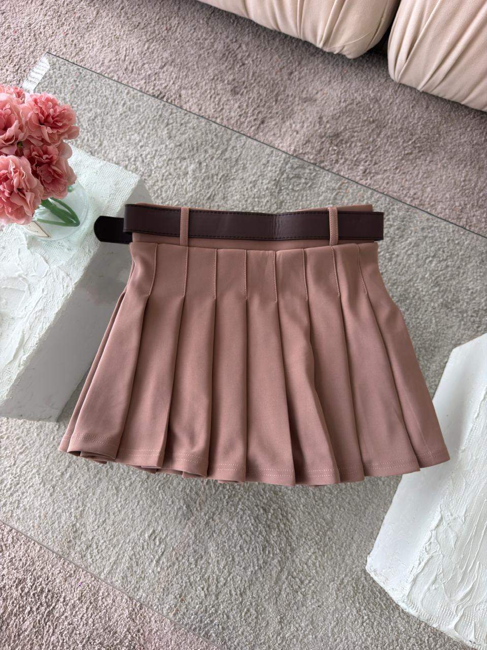 FALDA SHORT EN TELA SUAVE DE PRENSES TAUPE