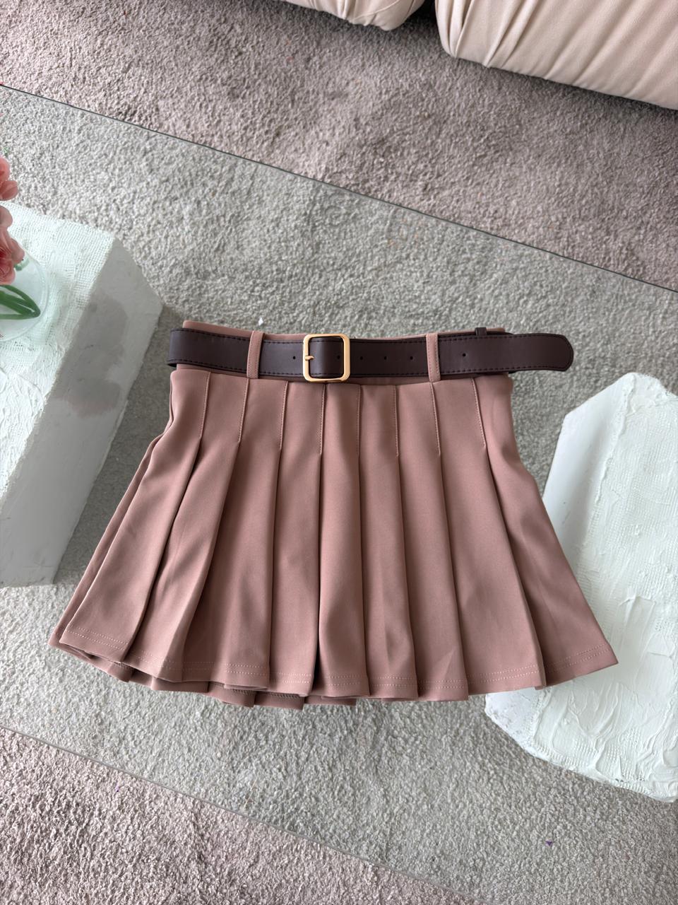 FALDA SHORT EN TELA SUAVE DE PRENSES TAUPE