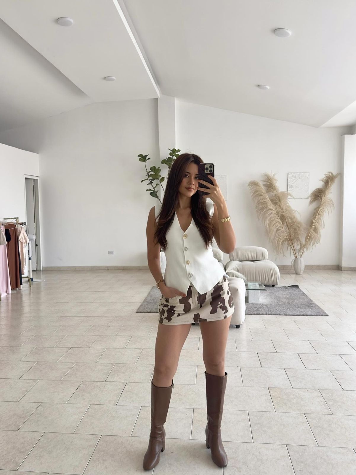 FALDA SHORT COW PRINT BLANCO Y CAFÉ